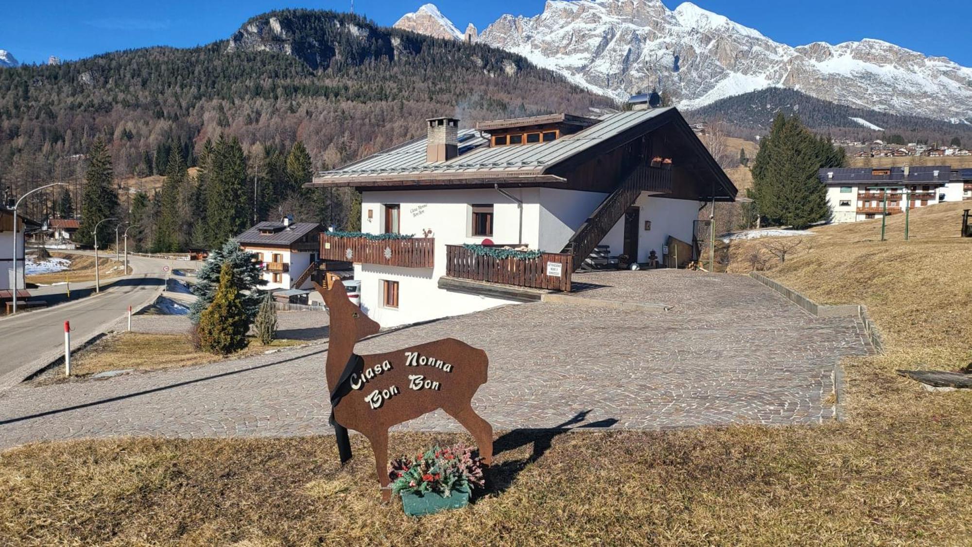 Ciasa Nonna Bon Bon Hotel Cortina d'Ampezzo Luaran gambar